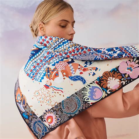 Scarf Review: Hermès Spring Summer 2023 Costume de Fête 90 